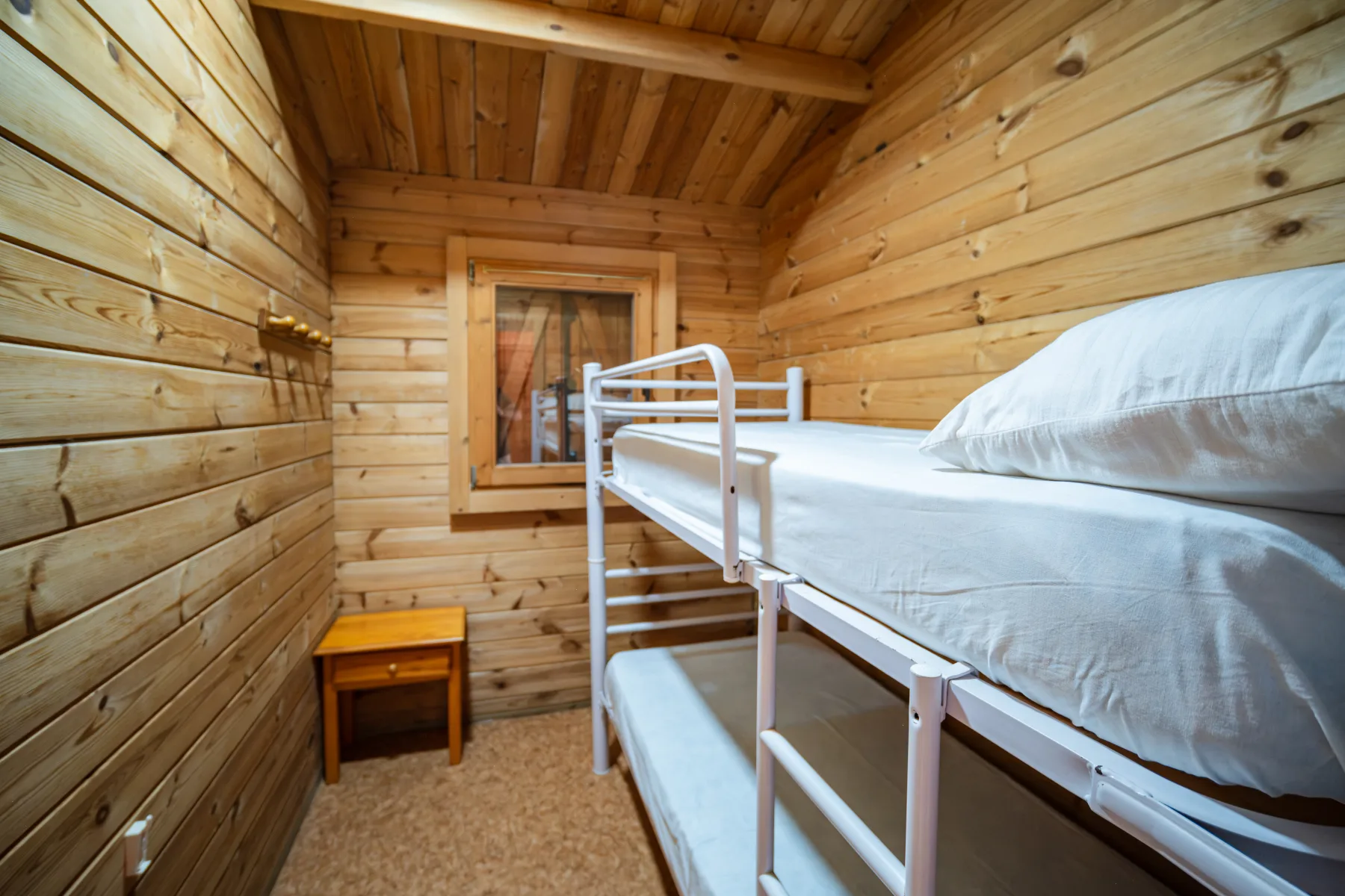 Dormitorio con literas del bungalow